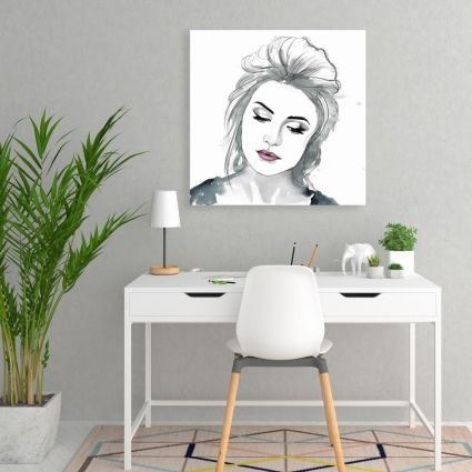 Femme délicate à l'aquarelle