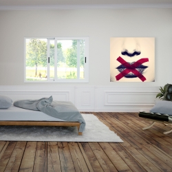 Toile 36 x 36 - Lèvres en tons de gris avec x rouge