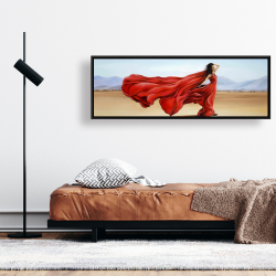 Encadré 16 x 48 - Robe rouge dans le désert