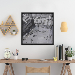 Framed 24 x 24 - Piazza del campo in italie