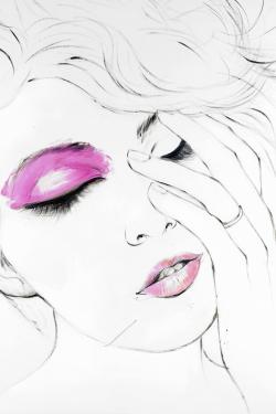 Portrait de femme avec maquillage rose