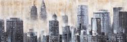 Immeubles au travers des nuages