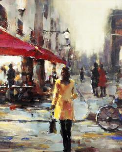 Femme marchant dans paris
