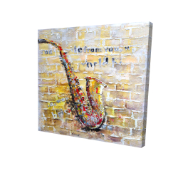 Saxophone sur mur de brique