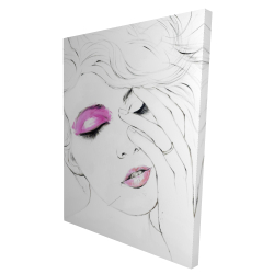 Portrait de femme avec maquillage rose