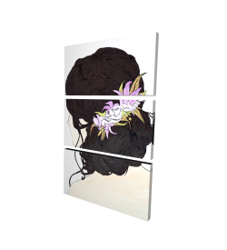 Brunette de dos avec fleurs rose